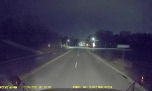 Truck Driver Avoids Dangerous Oncoming Traffic