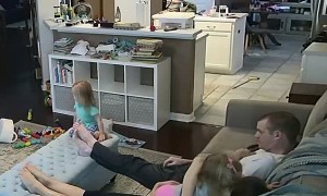 Dad’s Lightning Reflexes Save Girl From a Sore Head