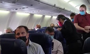 People Forced to Leave Plane in Florida