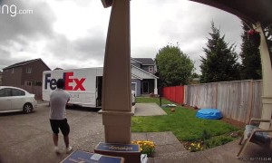 FedEx Delivery Guy Does Push-Ups in Driveway