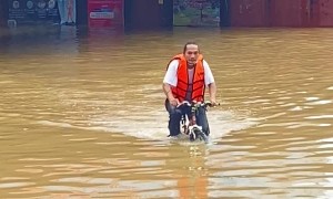 Flood Can't Stop Commuter