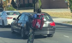 Food Delivery With No Front Wheel