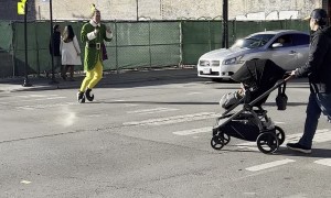 Buddy the Elf Visits Chicago