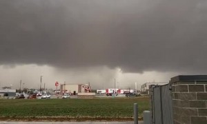 Terrifying tornado warning sounds off in Hastings, Nebraska