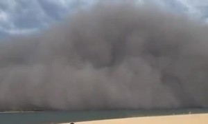 Wildfire smoke cloud in Paraguay completely engulfs beach