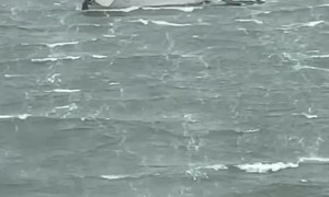 Strong Winds Cause Sailboat to Break Away