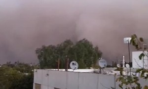 Massive dust storm blots out the sun in San Juan, Argentina