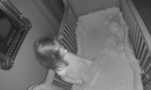 Earthquake Caught on Baby Camera