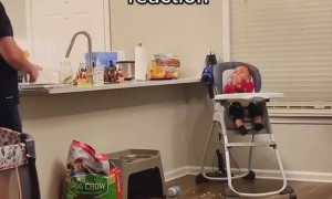 The baby’s reaction is so cute 🤣