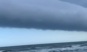 Bizarre cloud formation filmed over Folly Beach, SC