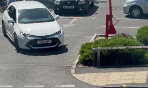 Two Men Fight in Asda Car Park