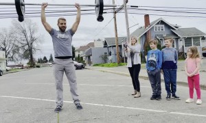 Gender Reveal by Dropping Weights
