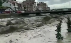 Extreme flooding in Inebolu, Turkey caught on camera 