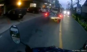 Stubborn Driver Doesn't Tie Down Glass and it Shatters