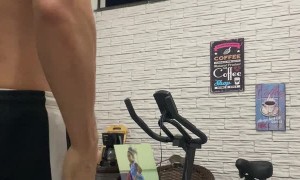 Mouse Does Crazy Acrobatics