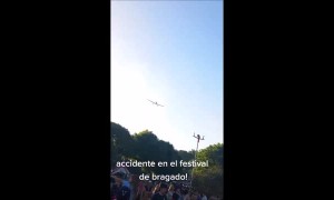 Plane's Wing Damaged at Airshow