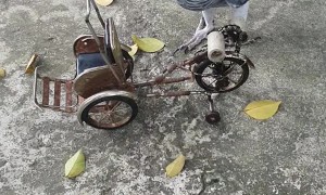 Parrot Pedals Tiny Bicycle