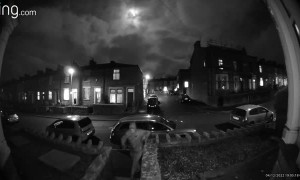 Ring Doorbell Records Itself Getting Stolen