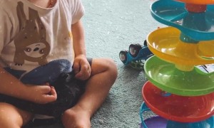 Arrow Celebrates By Throwing Ball At Mom