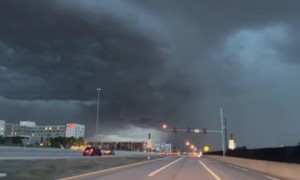 Insane thunderstorm captured on camera in Colorado