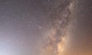 Adventurer braves -4°C to capture nature's enchanting time-lapse