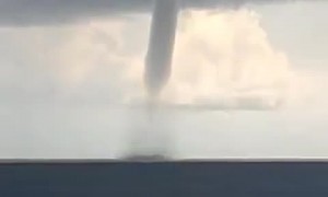 Massive tornado caught on camera in Ormoc City 