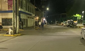 Officers Chase Alleged Thief After He Jumps Out of Police Car