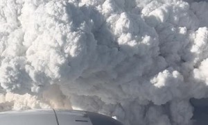 Incredible footage shows Kelowna wildfire filmed from a plane