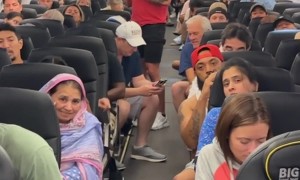 Passengers Stuck on Grounded Spirt Airlines Flight