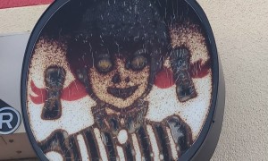 Fire Gives Wendy's Sign a Spooky Makeover