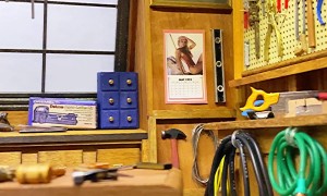 90s Sitcom In A Miniature