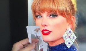 Taylor Swift's Paper Portrait