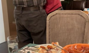 Parents React to Daughter's Pregnancy Announcement on Thanksgiving