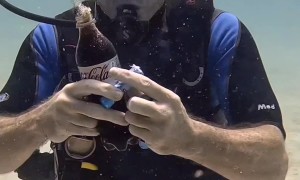 Mentos and Coke Fizz Underwater
