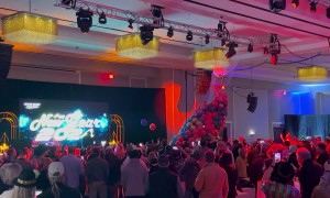 New Years Balloons Fail To Properly Drop