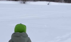 Toddler says goodbye to pacifier in the cutest way 