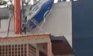 A commercial helicopter crashed to the ground in Medellín