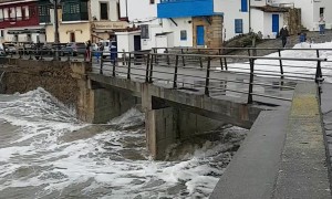 Family Observing Waves in a Storm Nearly Swept Away