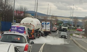 Truck Leaks Liquid Nitrogen