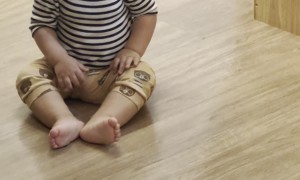 Boy Sees Bubbles For the First Time