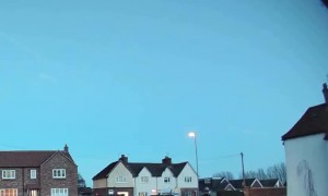 Meteor Burns Up in Atmosphere Over the United Kingdom