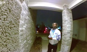 Amazon Driver Gets Spooked