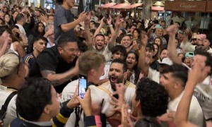 Friends Celebrate Found Cell Phone