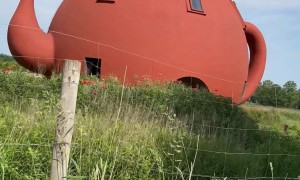 Teapot House in Poland