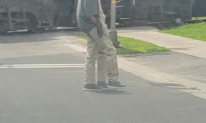 Three-Legged Man Is Confusing Sight