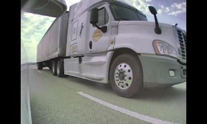 Texas Trucker Takes Over Tennessee Interstate