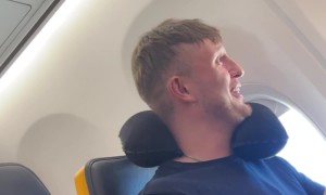 Passengers Left Without Air Conditioning on Ryanair Flight