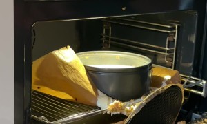 Bottom Falls Out From Cake Pan