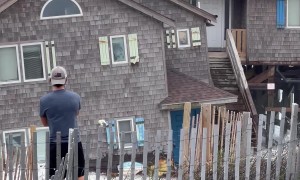 North Carolina Home Falls Into the Ocean