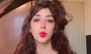 Raven Gives Woman New Hairdo